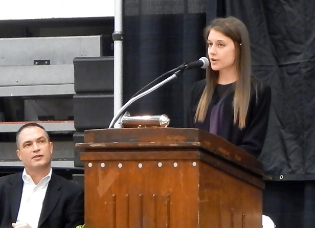 Hailey Lynch shares her personal story with prospective students and their families at UMBC’s New Student Day