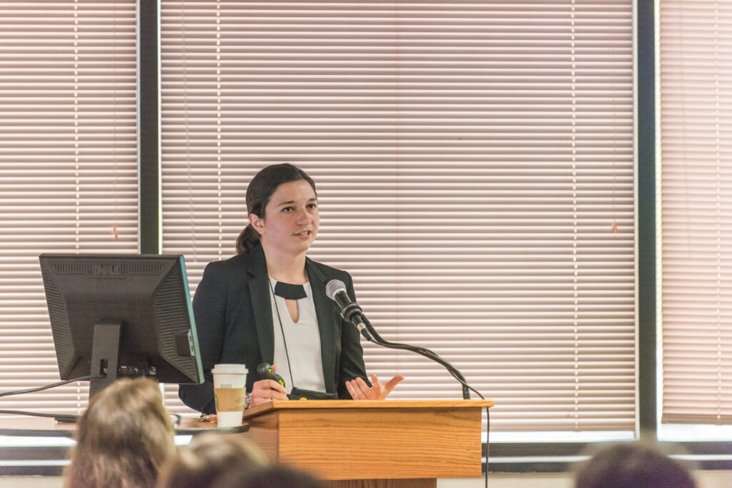 Rosa Rada presents at URCAD 2017.