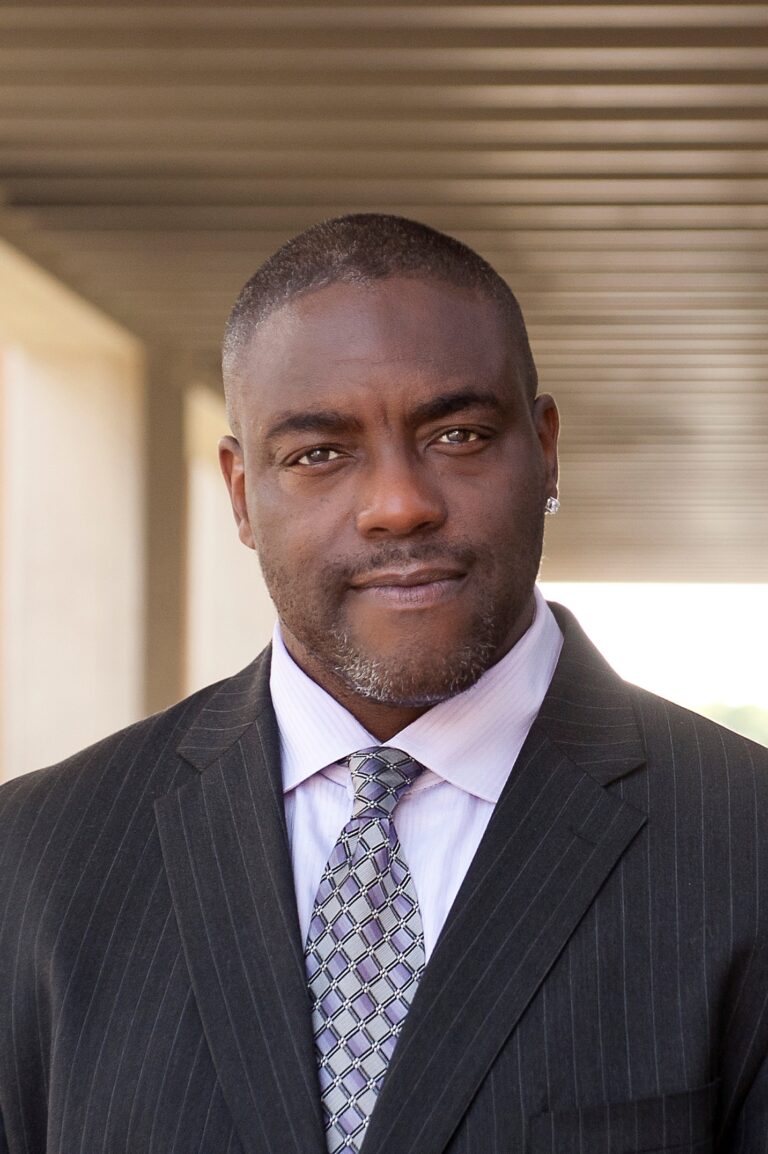 Dr. Jeffrey R Ash