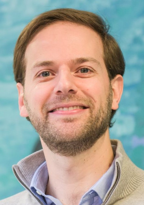 Dr. Daniel Lobo